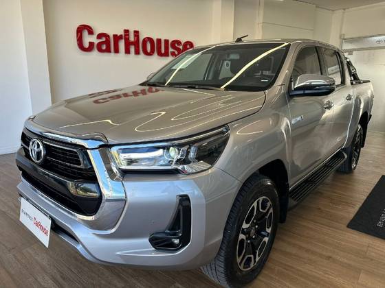 TOYOTA HILUX 2.8 D-4D TURBO DIESEL CD SRV 4X4 AUTOMÁTICO